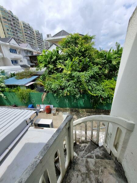 Lowland Road Walk Up 2 BR Apartment, Lowland Road, 2 Bedrooms, 872 sqft, Walk-up Apartment For Rent, by Ng Jonathan, 24723649 - PropertyGuru.com.sg