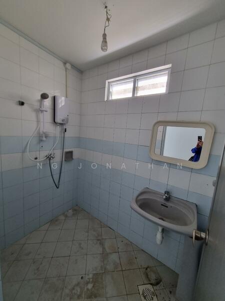 Lowland Road Walk Up 2 BR Apartment, Lowland Road, 2 Bedrooms, 872 sqft, Walk-up Apartment For Rent, by Ng Jonathan, 24723649 - PropertyGuru.com.sg