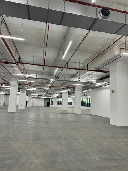 6m fitted office / showroom space with 8 meeting rooms / pantry, , 5,307 sqft, Factory / Workshop (B2) For Sale, by Leow Kok Wee, 24723821 - CommercialGuru.com.sg