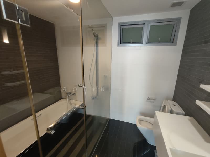 Park Infinia at Wee Nam, 2 Lincoln Road, 3 Bedrooms, 1,464 sqft, Condominium For Rent, by Robin Ker, 24724031 - Master Bathroom - PropertyGuru.com.sg
