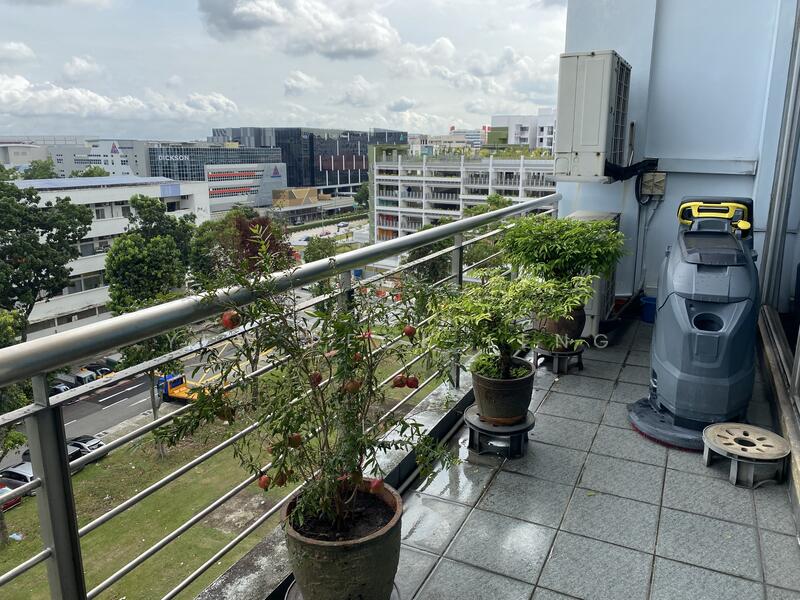 Hola Centre, 65 Ubi Crescent, 1,044 sqft, Light Industrial (B1) For Sale, by Yew Peck Leng, 24724219 - CommercialGuru.com.sg