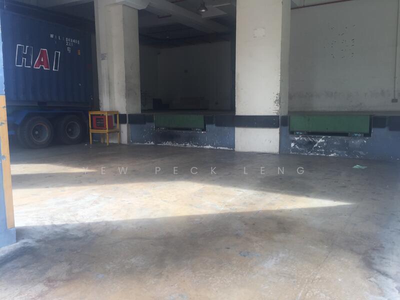 Hola Centre, 65 Ubi Crescent, 1,044 sqft, Light Industrial (B1) For Sale, by Yew Peck Leng, 24724219 - Loading & unloading bays - CommercialGuru.com.sg