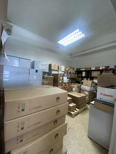 Hola Centre, 65 Ubi Crescent, 1,044 sqft, Light Industrial (B1) For Sale, by Yew Peck Leng, 24724219 - CommercialGuru.com.sg