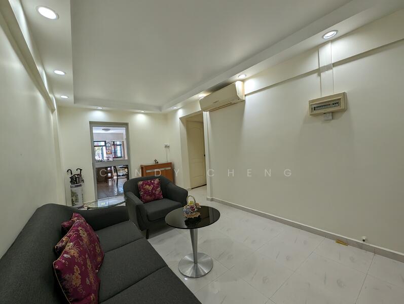 421 Ang Mo Kio Avenue 10, 421 Ang Mo Kio Avenue 10, Room Rental, 150 sqft, HDB Flat For Rent, by Cindy Cheng, 24724351 - Living room
- PropertyGuru.com.sg