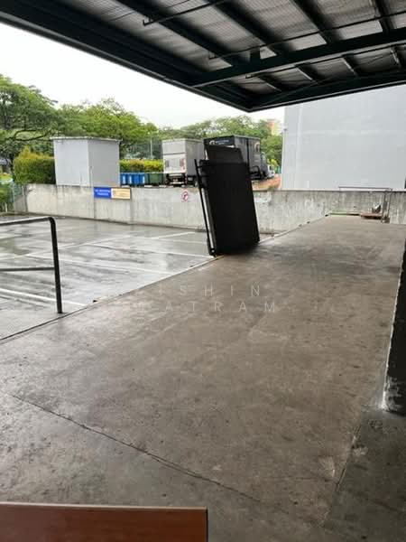 Bizlink Centre, 59 Ubi Avenue 1, 770 sqft, Light Industrial (B1) For Sale, by Kishin Doulatram (Kenny D), 24726034 - SPACIOUS LOADING BAY - CommercialGuru.com.sg