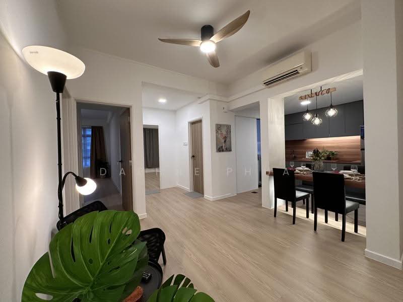 Azalea Park Condo, 6 Flora Road, Changi Airport / Changi Village, 3 Bedrooms, 947 sqft, Condominium For Rent, by Daphne Phua, 24728828 - Efficient layout where every area is well proportioned providing comfortable and practical living! - PropertyGuru.com.sg