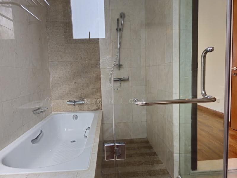 The Linc, 7 Lincoln Road, Newton / Novena, Room Rental, 110 sqft, Condominium For Rent, by Monica Tan, 24729059 - MBR Bathroom - PropertyGuru.com.sg