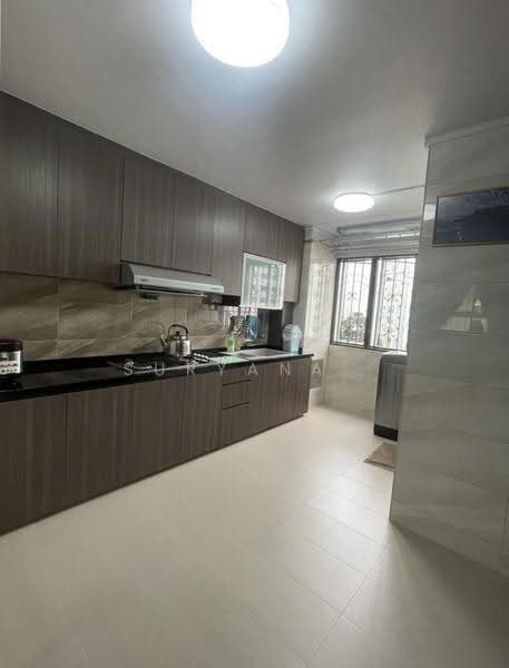 204 Petir Road, 204 Petir Road, Dairy Farm / Bukit Panjang / Choa Chu Kang, 2 Bedrooms, 1,119 sqft, HDB Flat For Rent, by Suryana Suryana, 24729640 - PropertyGuru.com.sg