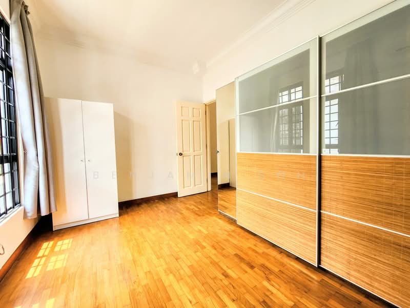⭐️RENOVATED⭐️TIMELESS, TASTEFUL APPEAL⭐️SURROUNDED BY AMENITIES⭐️LANDED GENTRY, , 5 Bedrooms, 2,877 sqft, Semi-Detached House For Rent, by Benjamin Soh, 24729722 - PropertyGuru.com.sg
