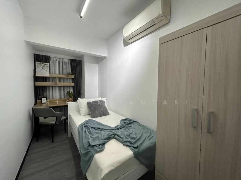 Aquarius By The Park, 17 Bedok Reservoir View, Room Rental, 180 sqft, Condominium For Rent, by Rick Khiantani, 24734554 - PropertyGuru.com.sg