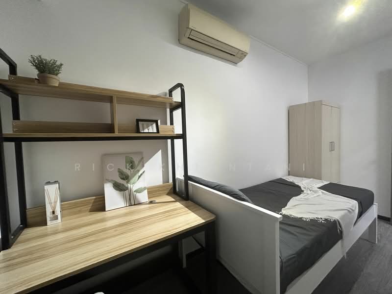 Aquarius By The Park, 17 Bedok Reservoir View, Room Rental, 180 sqft, Condominium For Rent, by Rick Khiantani, 24734554 - PropertyGuru.com.sg