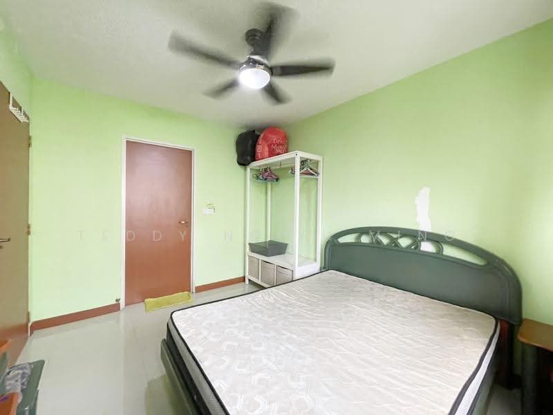 879A Tampines Avenue 8, 879A Tampines Avenue 8, Pasir Ris / Tampines, Room Rental, 120 sqft, HDB Flat For Rent, by Teddy Ng Yu Ming, 24734818 - PropertyGuru.com.sg