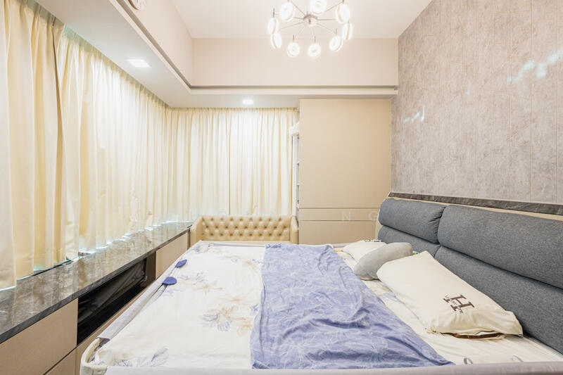 2B2B Freehold D9 condo with rental up to 9k! Condominium For Sale at S