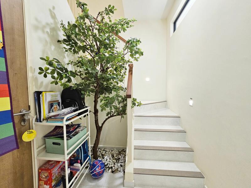 Modern 2 Storey Terrace @ Sennette Estate, Renovated, Mulberry/ Belimbing/ Chempaka Ave, Macpherson / Potong Pasir, 4 Bedrooms, 2,100 sqft, Terraced House For Sale, by Audrey Wong, 24735922 - PropertyGuru.com.sg