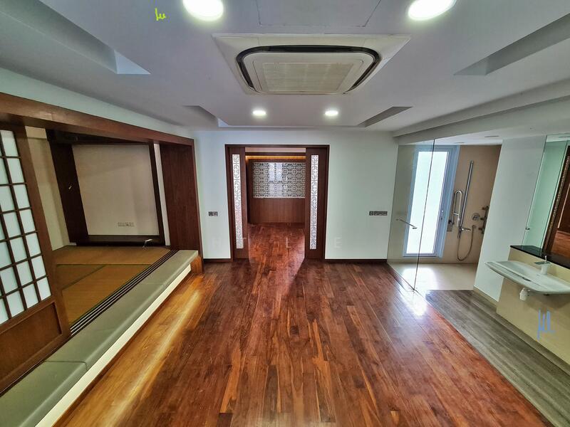 For Rent - The Atrium House of Bukit Timah. Full of Natural Light!Professional Cinema Room