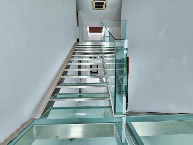 For Rent - The Atrium House of Bukit Timah. Full of Natural Light!Professional Cinema Room