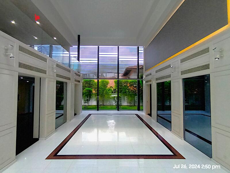 For Rent - The Atrium House of Bukit Timah. Full of Natural Light!Professional Cinema Room