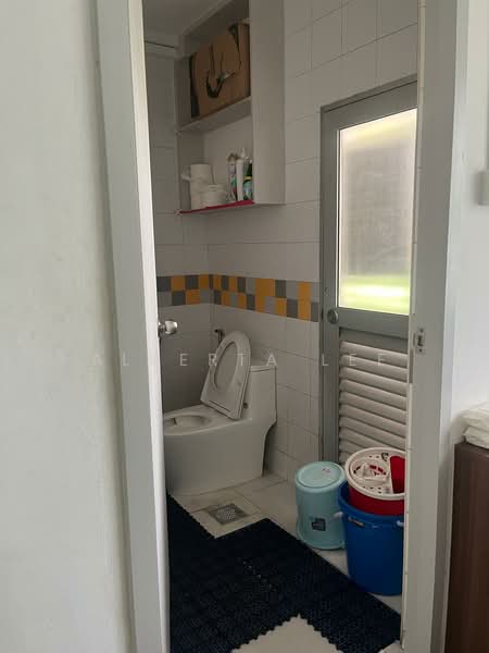Unity Centre, 51 Bukit Batok Crescent, 3,681 sqft, Light Industrial (B1) For Sale, by Alberta Lee, 24739087 - CommercialGuru.com.sg