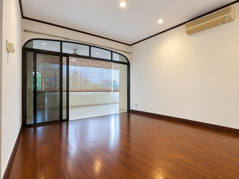 Espana, 12 Dyson Road, Newton / Novena, 2 Bedrooms, 1,237 sqft, Apartment For Rent, by FiFi Ng, 24741153 - Balcony - PropertyGuru.com.sg