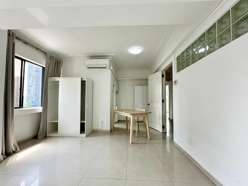 For Rent - Lucky Plaza