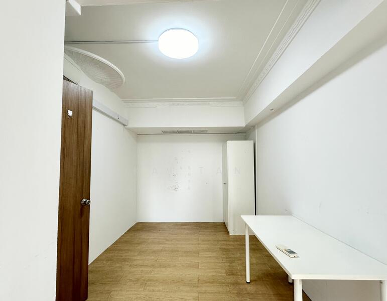 For Rent - Lucky Plaza