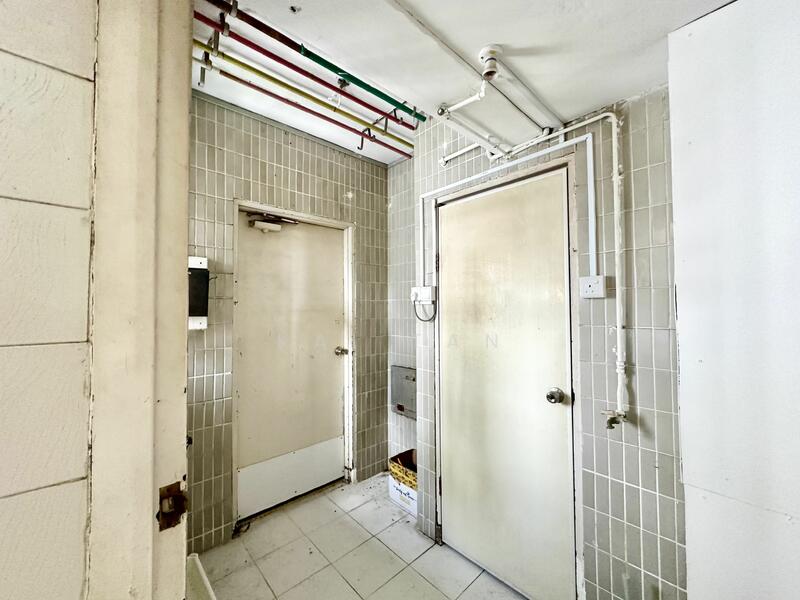 For Rent - Lucky Plaza