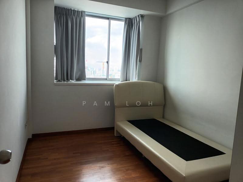 2nd bedroom