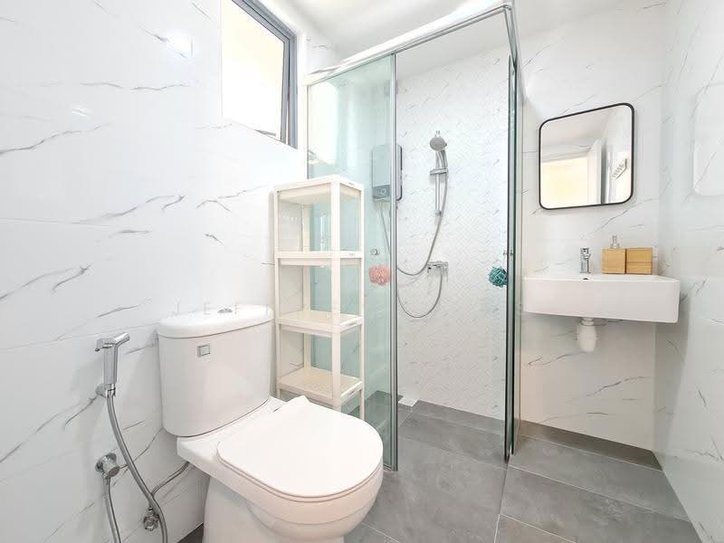Aquarius By The Park, 13 Bedok Reservoir View, Bedok / Upper East Coast, 3 Bedrooms, 1,206 sqft, Condominium For Sale, by Jeffrey Zeus, 24746875 - Bathroom - PropertyGuru.com.sg