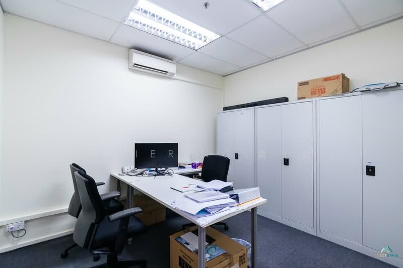 Tradehub 21, 18 Boon Lay Way, Boon Lay / Jurong / Tuas, 1,915 sqft, Light Industrial (B1) For Sale, by Javier Ng 黄允健, 24746926 - CommercialGuru.com.sg