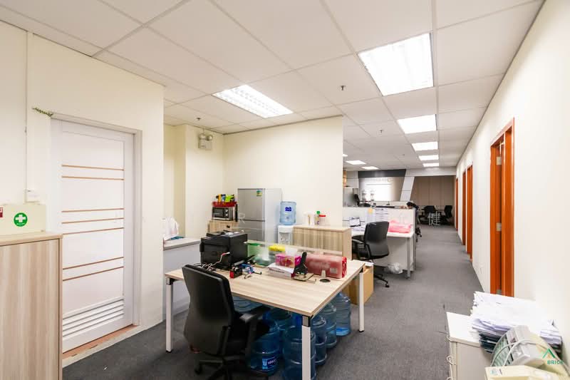 Tradehub 21, 18 Boon Lay Way, Boon Lay / Jurong / Tuas, 1,915 sqft, Light Industrial (B1) For Sale, by Javier Ng 黄允健, 24746926 - CommercialGuru.com.sg