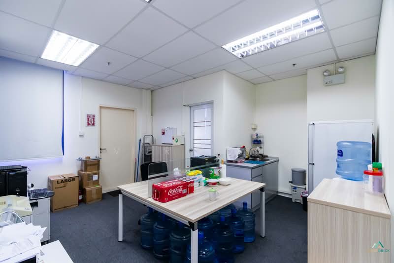 Tradehub 21, 18 Boon Lay Way, Boon Lay / Jurong / Tuas, 1,915 sqft, Light Industrial (B1) For Sale, by Javier Ng 黄允健, 24746926 - CommercialGuru.com.sg