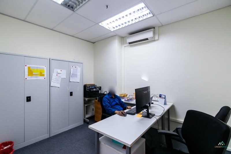 Tradehub 21, 18 Boon Lay Way, Boon Lay / Jurong / Tuas, 1,915 sqft, Light Industrial (B1) For Sale, by Javier Ng 黄允健, 24746926 - CommercialGuru.com.sg