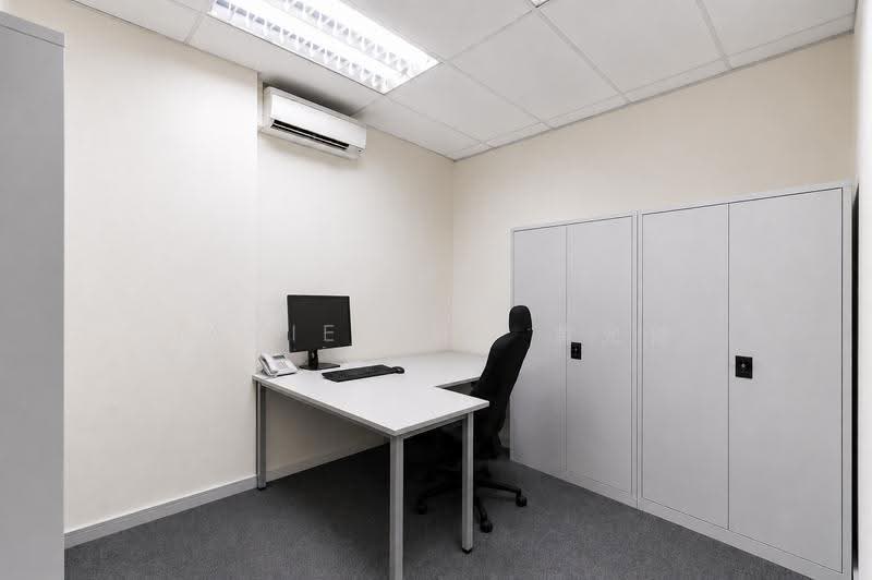 Tradehub 21, 18 Boon Lay Way, Boon Lay / Jurong / Tuas, 1,915 sqft, Light Industrial (B1) For Sale, by Javier Ng 黄允健, 24746926 - Study - CommercialGuru.com.sg
