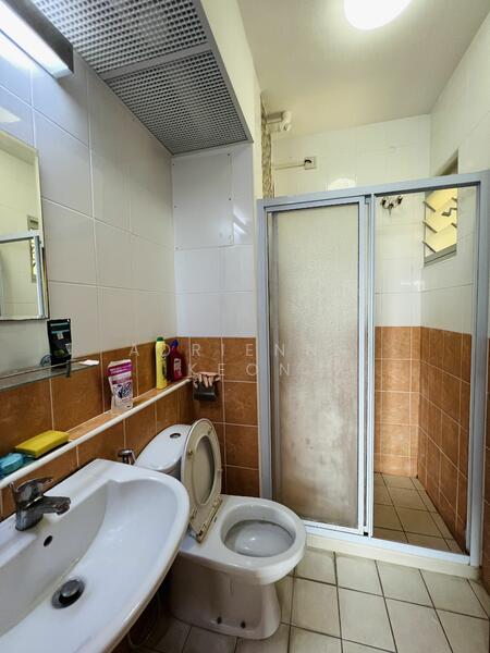 61B Strathmore Avenue, 61B Strathmore Avenue, Alexandra / Commonwealth, Room Rental, 200 sqft, HDB Flat For Rent, by Adrienna Keon, 24749716 - PropertyGuru.com.sg