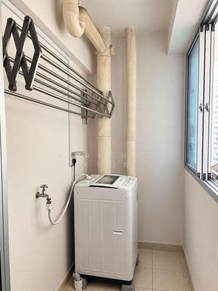 61B Strathmore Avenue, 61B Strathmore Avenue, Alexandra / Commonwealth, Room Rental, 200 sqft, HDB Flat For Rent, by Adrienna Keon, 24749716 - Balcony - PropertyGuru.com.sg