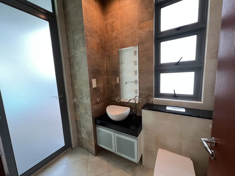 For Rent - 4 Lovely Detached available-1 call view all Modern Tropical Bungalow with Basement