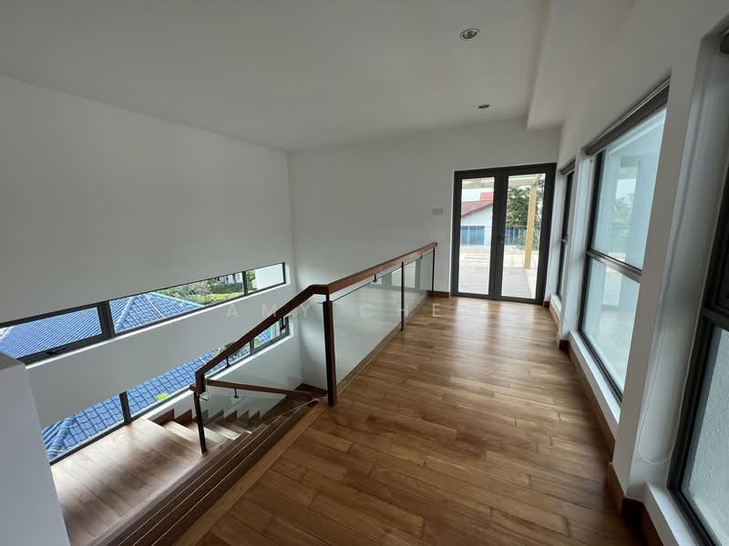 For Rent - 4 Lovely Detached available-1 call view all Modern Tropical Bungalow with Basement