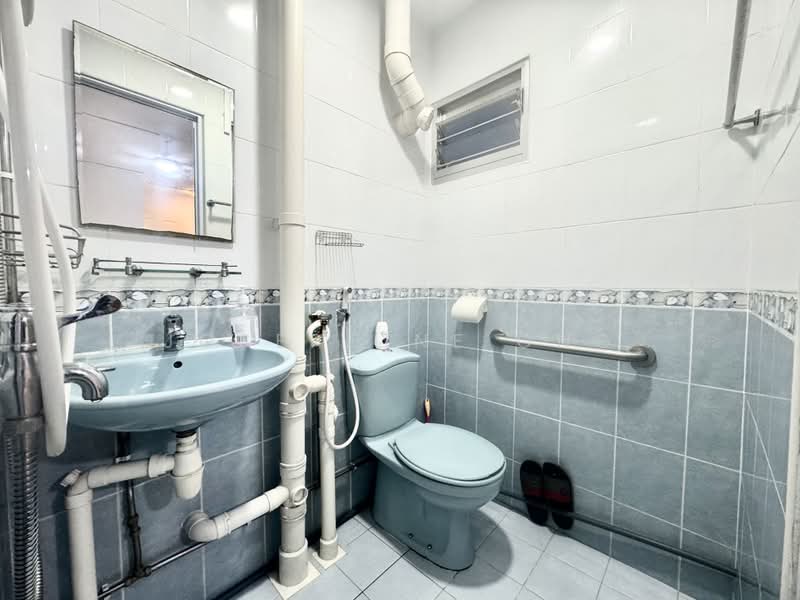 112 Ang Mo Kio Avenue 4, 112 Ang Mo Kio Avenue 4, 3 Bedrooms, 800 sqft, HDB Flat For Rent, by Josephine Ong, 24751603 - PropertyGuru.com.sg