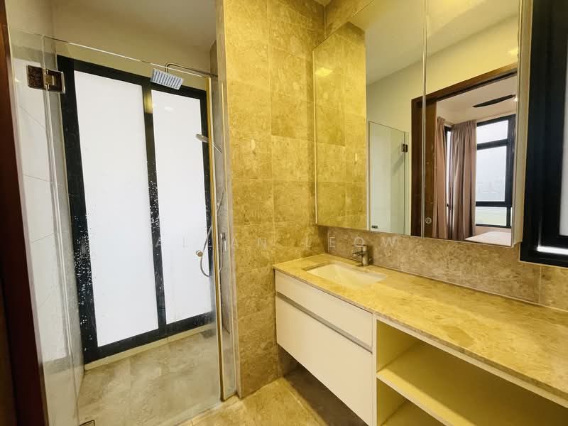 Eco Sanctuary, 65 Chestnut Avenue, 3 Bedrooms, 991 sqft, Condominium For Rent, by Allan Leow, 24751751 - Master Bathroom - PropertyGuru.com.sg