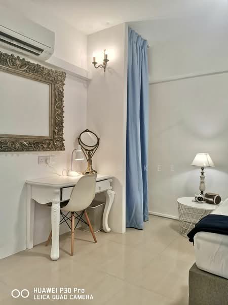 Lucky Plaza, 304 Orchard Road, Room Rental, 150 sqft, Apartment For Rent, by Gladys Kee, 24752548 - PropertyGuru.com.sg