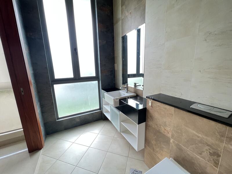 Lovely Tropical Bungalow with Basement Pool Near Australian French Sch, Cotswold Close, 7 Bedrooms, 6,600 sqft, Detached House For Rent, by Amy Chew, 24752596 - PropertyGuru.com.sg