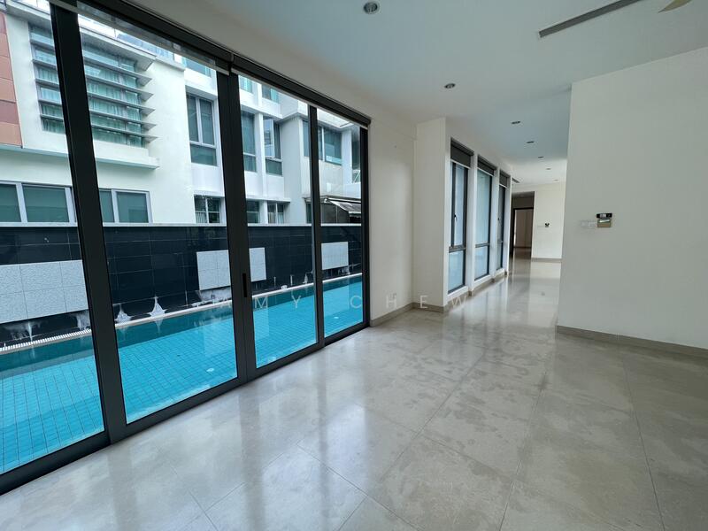 Lovely Tropical Bungalow with Basement Pool Near Australian French Sch, Cotswold Close, 7 Bedrooms, 6,600 sqft, Detached House For Rent, by Amy Chew, 24752596 - PropertyGuru.com.sg