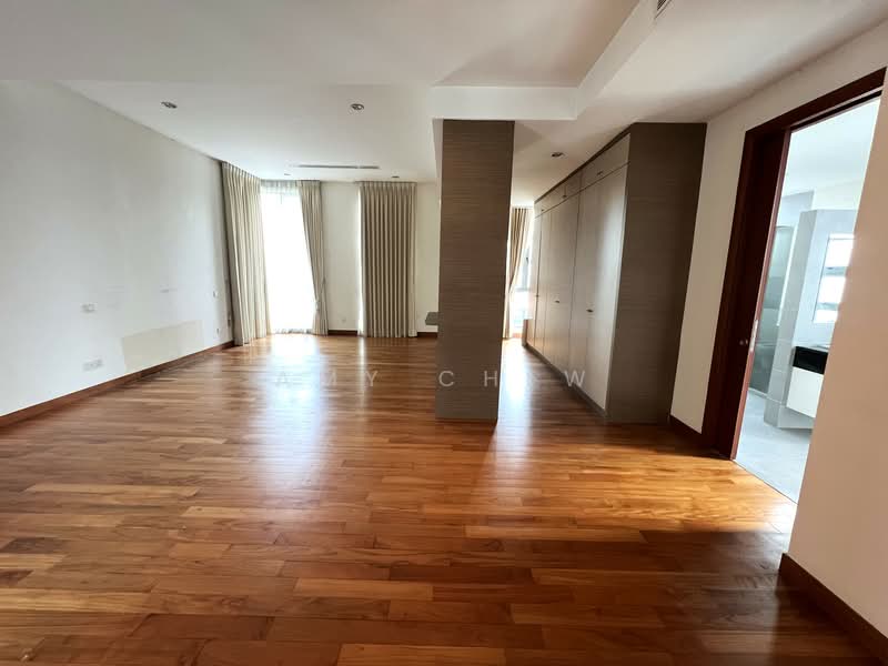 Lovely Tropical Bungalow with Basement Pool Near Australian French Sch, Cotswold Close, 7 Bedrooms, 6,600 sqft, Detached House For Rent, by Amy Chew, 24752596 - PropertyGuru.com.sg