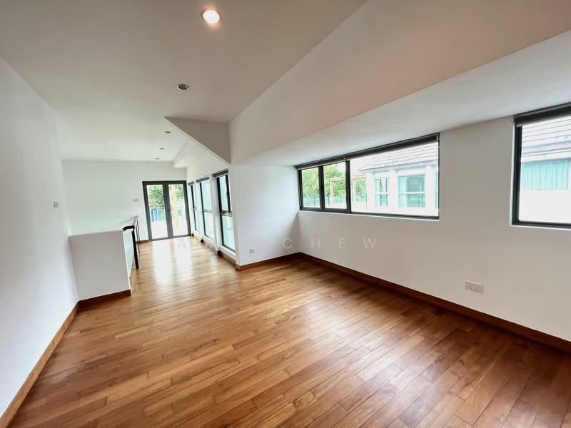 Lovely Tropical Bungalow with Basement Pool Near Australian French Sch, Cotswold Close, 7 Bedrooms, 6,600 sqft, Detached House For Rent, by Amy Chew, 24752596 - PropertyGuru.com.sg