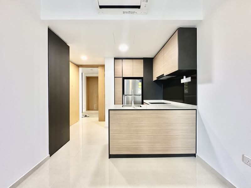 Midwood, 10 Hillview Rise, 2 Bedrooms, 700 sqft, Condominium For Rent, by Jeff Lim, 24752992 - PropertyGuru.com.sg