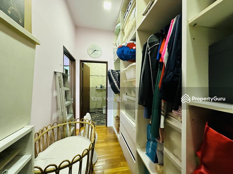 For Sale - Freehold Corner Terrace, 6 Bedrooms ensuite with wardrobes, swimming pool, park 6 cars inside