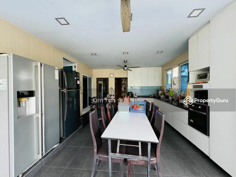 For Sale - Freehold Corner Terrace, 6 Bedrooms ensuite with wardrobes, swimming pool, park 6 cars inside