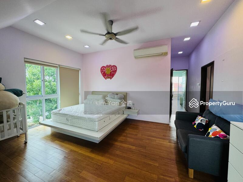 For Sale - Freehold Corner Terrace, 6 Bedrooms ensuite with wardrobes, swimming pool, park 6 cars inside