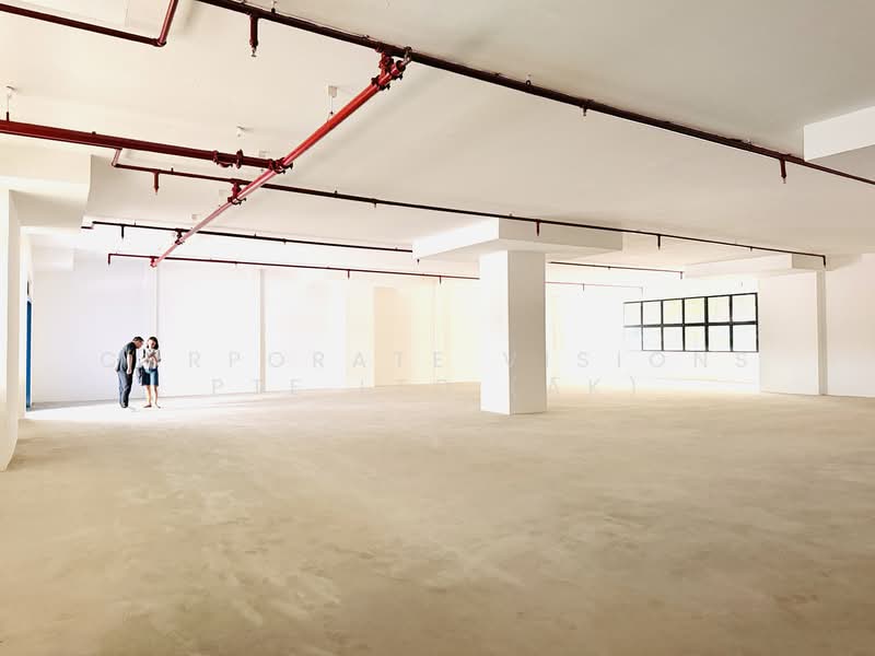 NO FRILLS, AFFORDABLE FACTORY-STORAGE. Ample loading bays 6 mins walk to MRT, CONTACT: +6596881177 Adrian.Koh@corporatevisions.com.sg, 5,500 sqft, Light Industrial (B1) For Rent, by KOH HOONG TSE (ADRIAN), 24760060 - CommercialGuru.com.sg
