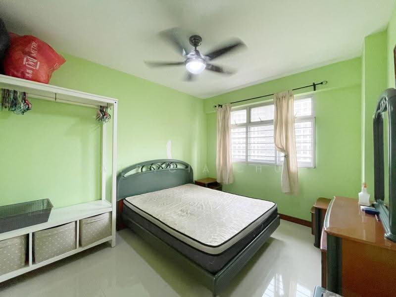 879A Tampines Avenue 8, 879A Tampines Avenue 8, Pasir Ris / Tampines, 1 Bedroom, 129 sqft, HDB Flat For Rent, by Patricia Chua, 24761368 - PropertyGuru.com.sg